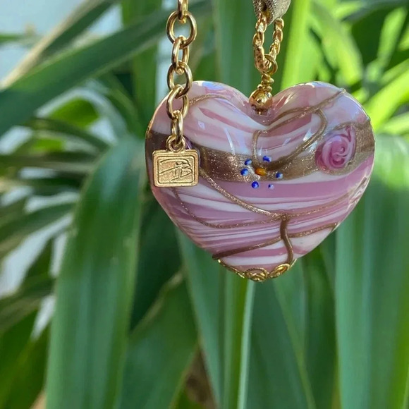 Beautiful Intricate Glass Heart Pendant Necklace - Picture 1 of 12